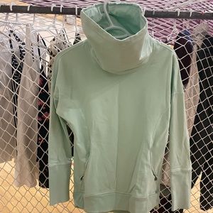 Size 4 Lululemon Stressless Pullover